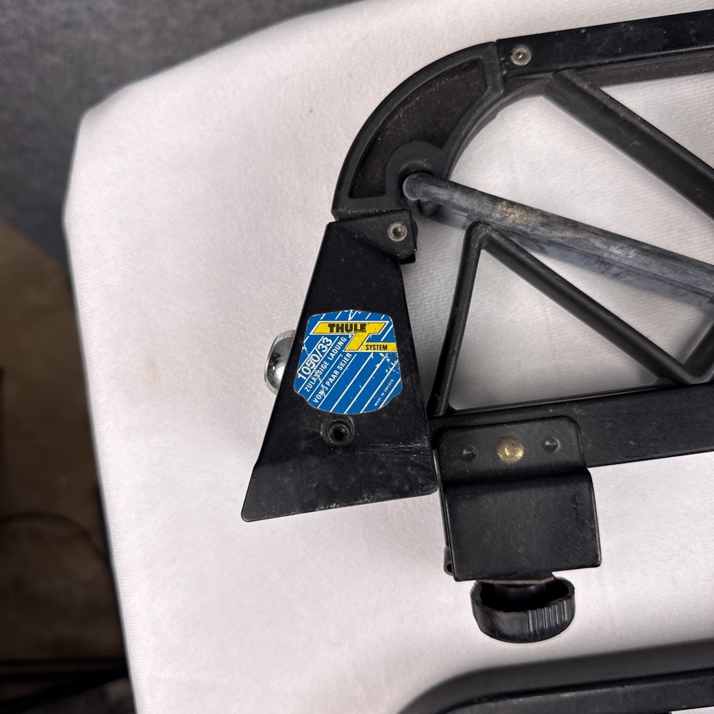 Thule 1050/33 System Vintage Ski Rack Roof Carrier‎ Set Black Made in Sweden - Picture 6 of 6